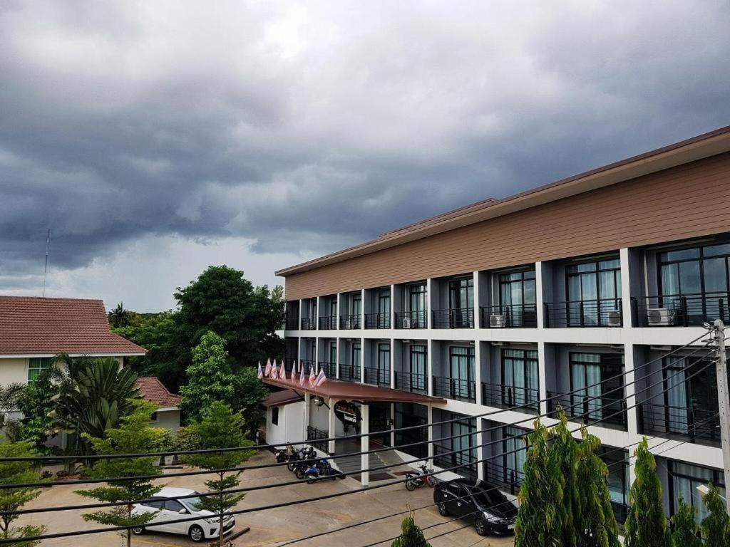 Pornsiri Hotel Sisaket Zewnętrze zdjęcie