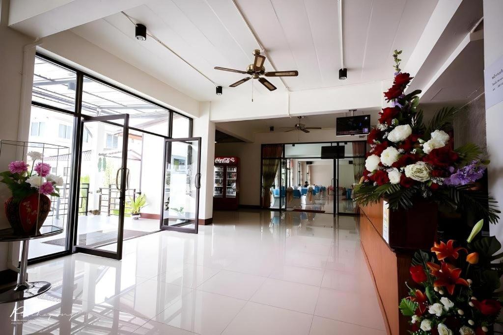 Pornsiri Hotel Sisaket Zewnętrze zdjęcie